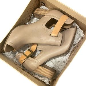 Clark’s Shira Nicole Pebble Open Toe Heel